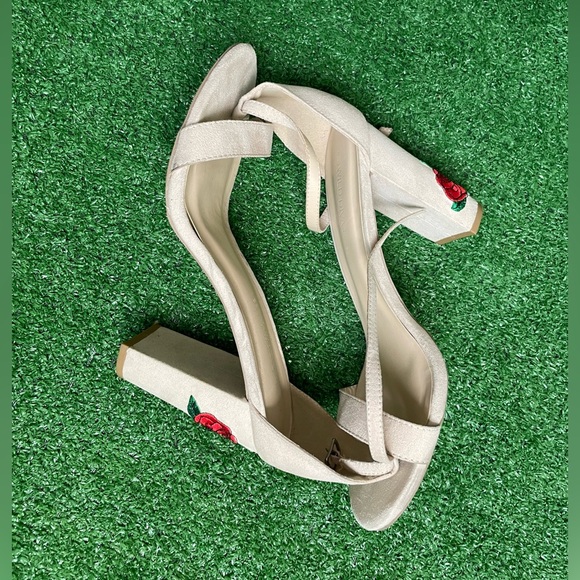 Fashion Nova Heels 👠 - Picture 4 of 5